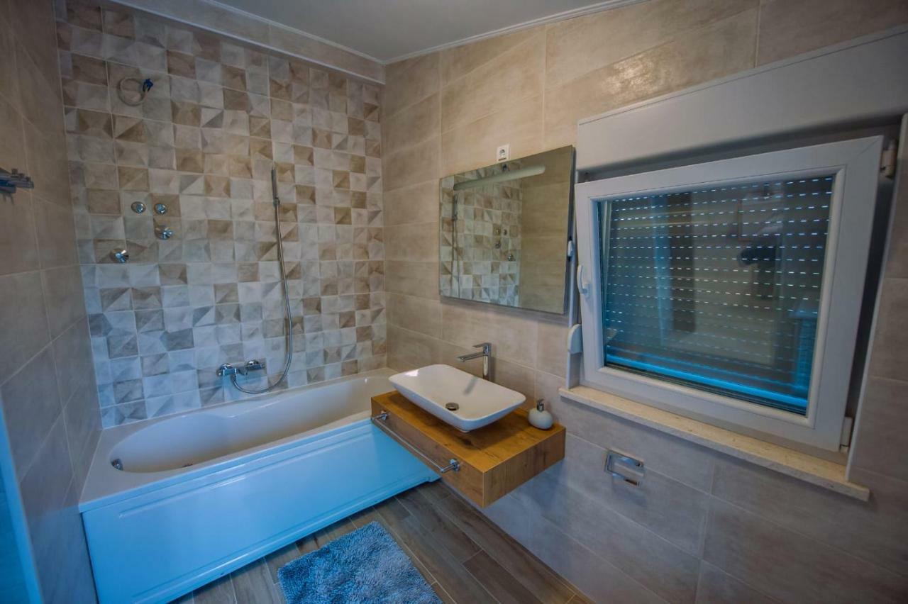 Villa Vida Zmijavci Luaran gambar